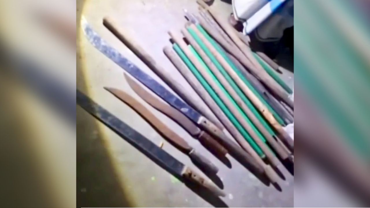 লক্ষ্মীপুরে নির্মীয়মাণ ভবন থেকে বিপুল দেশীয় অস্ত্র উদ্ধার