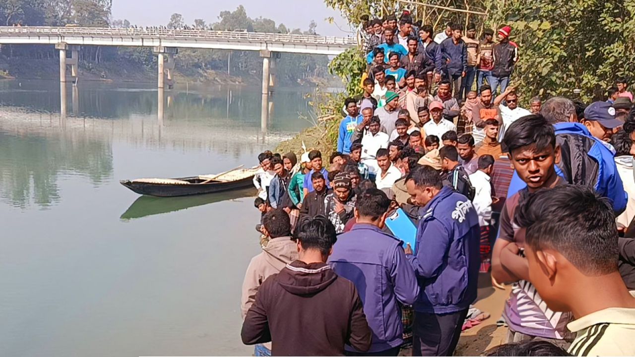 কাঁকড়া নদীতে ২ যুবকের মরদেহ উদ্ধার