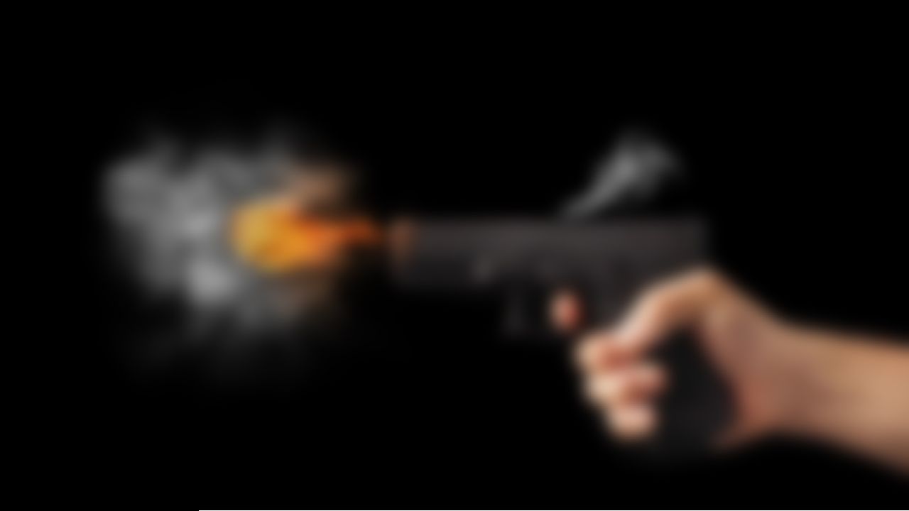 বাড্ডায় ব্যবসাপ্রতিষ্ঠানে গুলি চালায় কিছু চাঁদাবাজ