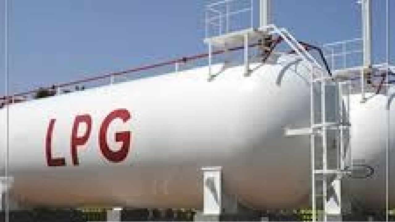 বাজারে এলপিজি ঘাটতি জন্যা দায়ী ইরানের বর্তমান পরিস্থিতি