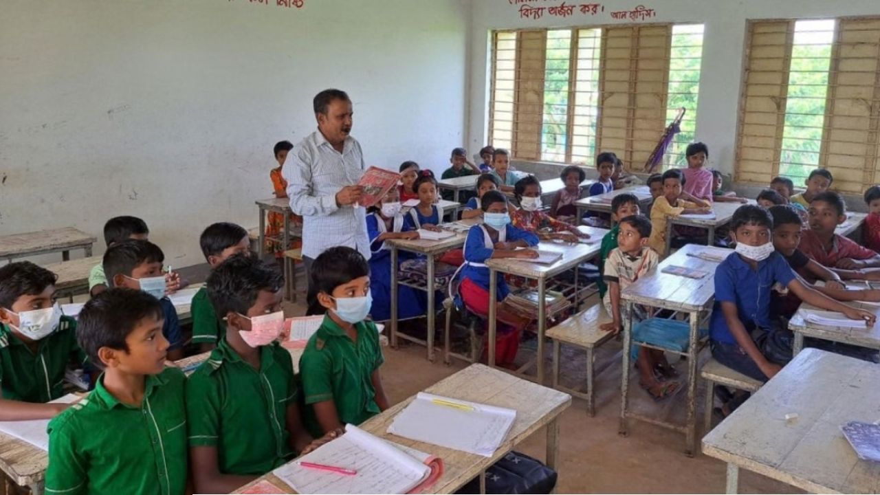 পুরো রমজানে সরকারি ও বেসরকারি স্কুলে ছুটি চেয়ে রিট