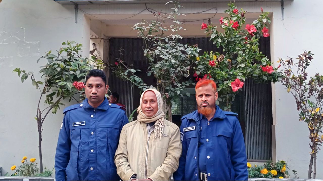 তারেক রহমানকে নিয়ে কটূক্তি: পার্বতীপুরে পুলিশের হাতে গ্রেপ্তার ১