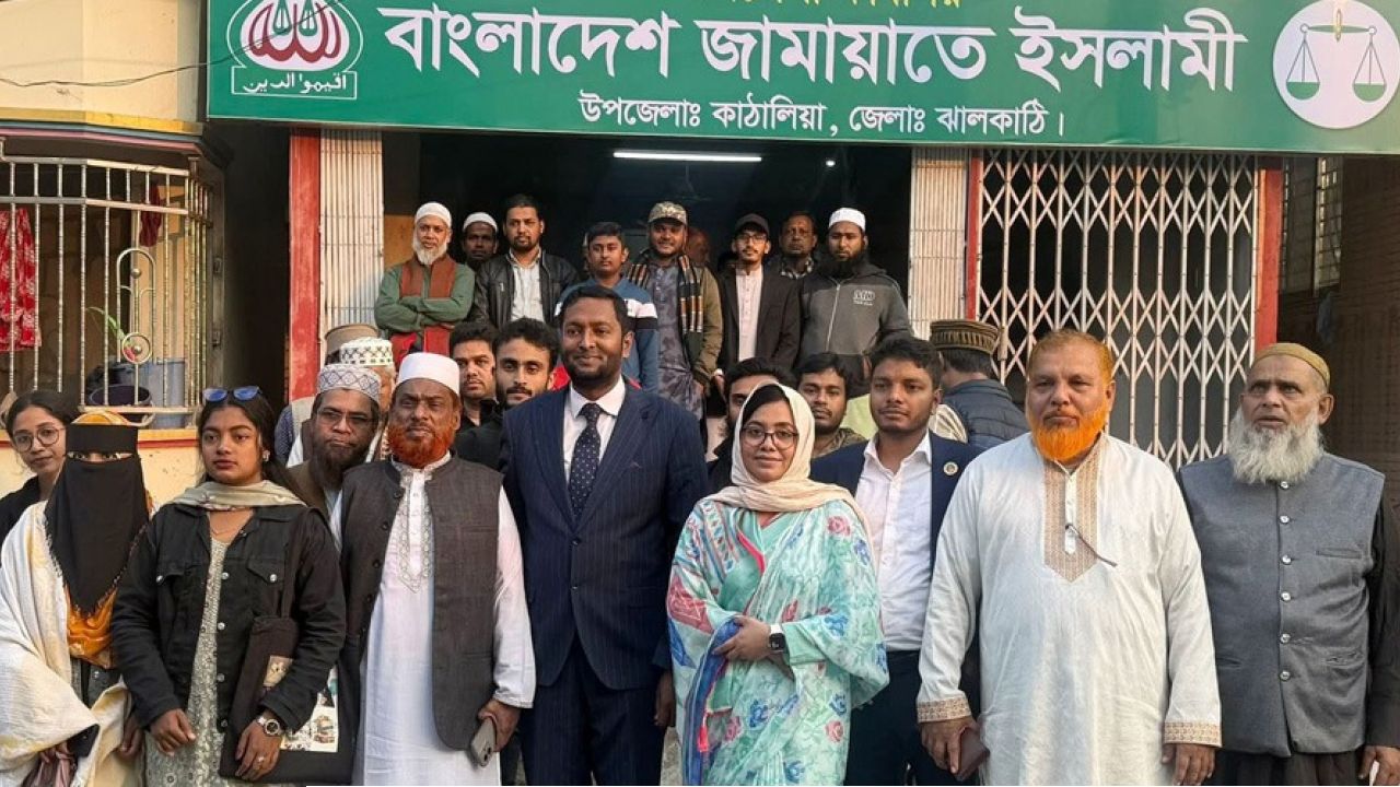 দাঁড়িপাল্লার গণসংযোগে নামলেন এনসিপি নেত্রী