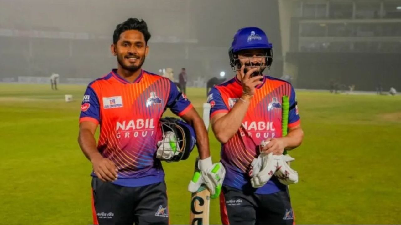 বিপিএল ফাইনালে রাজশাহীর ৭ ওভারে ৫৩