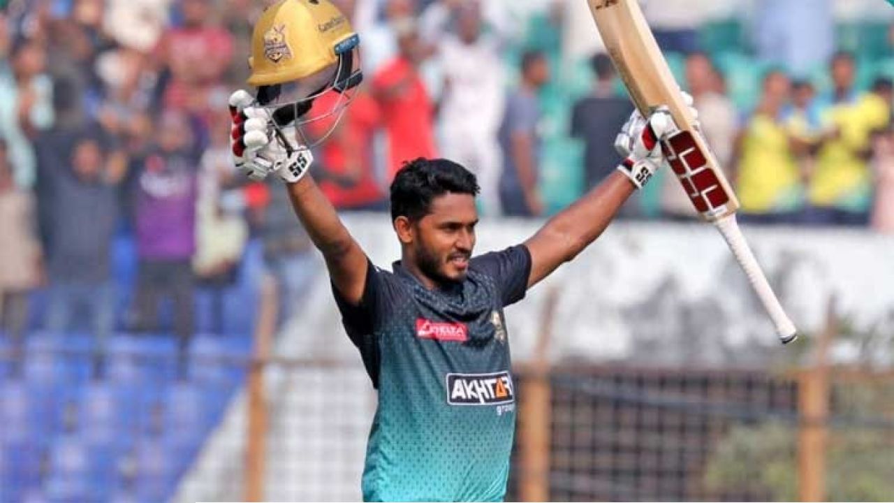 সাত বছর পর ফাইনালে তামিমের সেঞ্চুরি