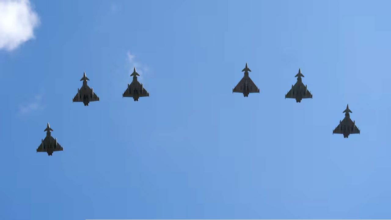 মধ্যপ্রাচ্যে উত্তেজনা বাড়ায় কাতারে যুদ্ধবিমান পাঠিয়েছে যুক্তরাজ্য