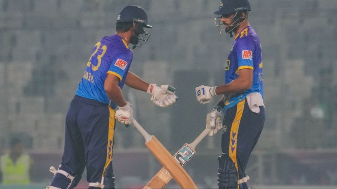 ৩৯ রানে ৩ উইকেট হারিয়ে চাপের মধ্যে চট্টগ্রাম