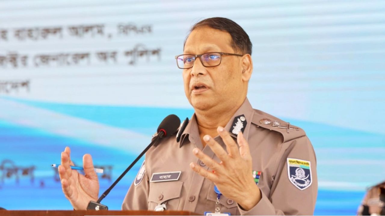 পুলিশকে সম্পূর্ণ নিরপেক্ষ হয়ে দায়িত্ব পালন করতে হবে: আইজিপি