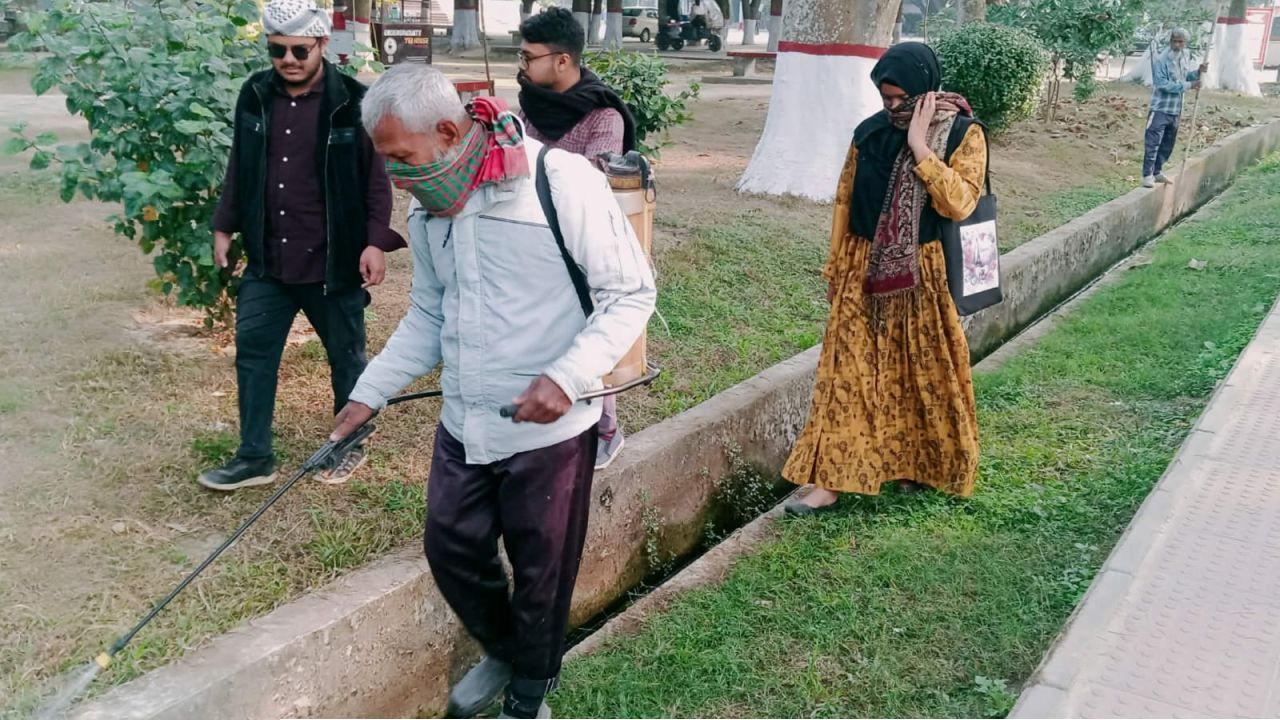 রাবি ক্যাম্পাসে মশার উপদ্রপ মশা নিধন কর্মসূচি