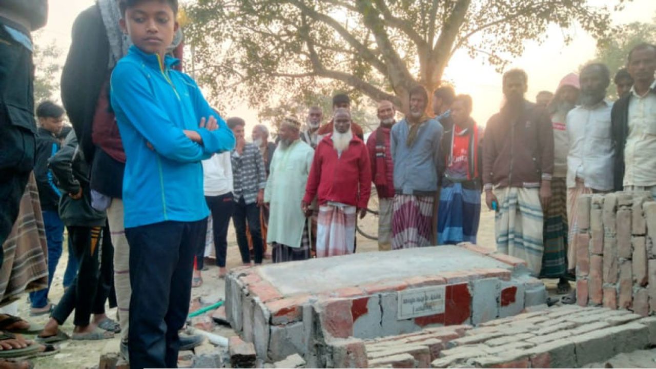 পরিত্যক্ত বেসিন কেড়ে নিল ২ শিশুর প্রাণ
