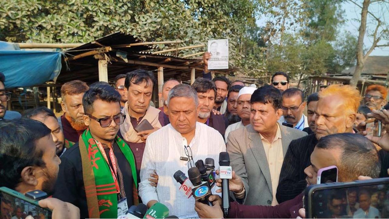 হাসপাতাল থেকে ছাড়া পেয়েই ভোটের মাঠে ডা. বাচ্চু