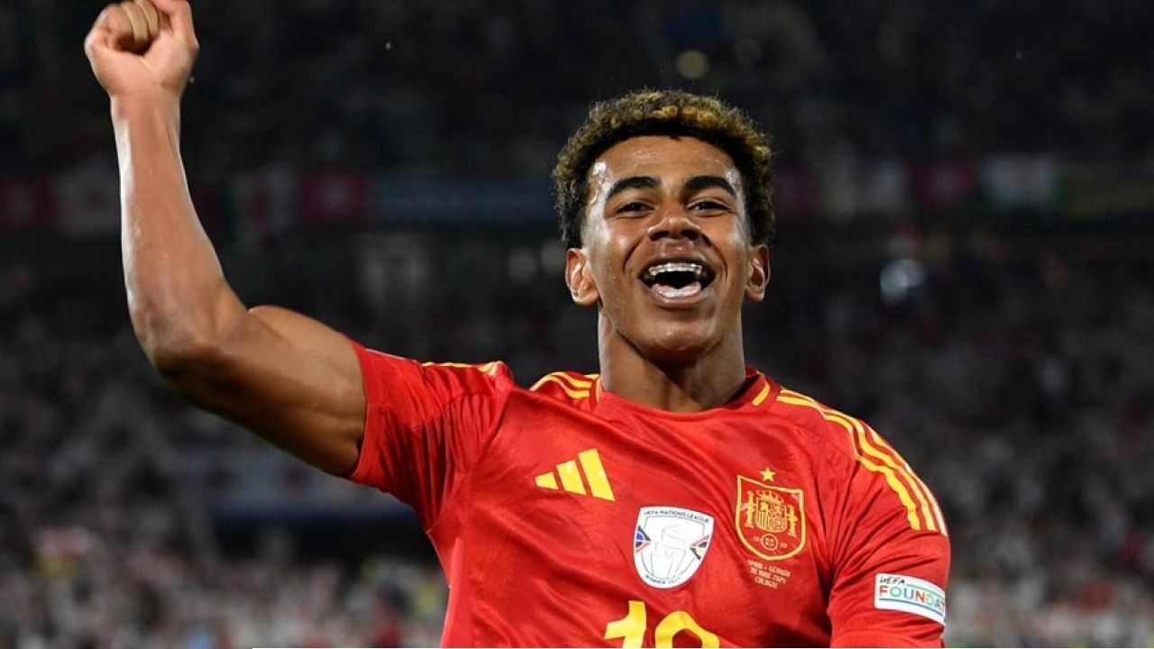 ইয়ামালকে নিয়ে বিস্ময়: ‘ভিন্ন গ্যালাক্সির খেলোয়াড়