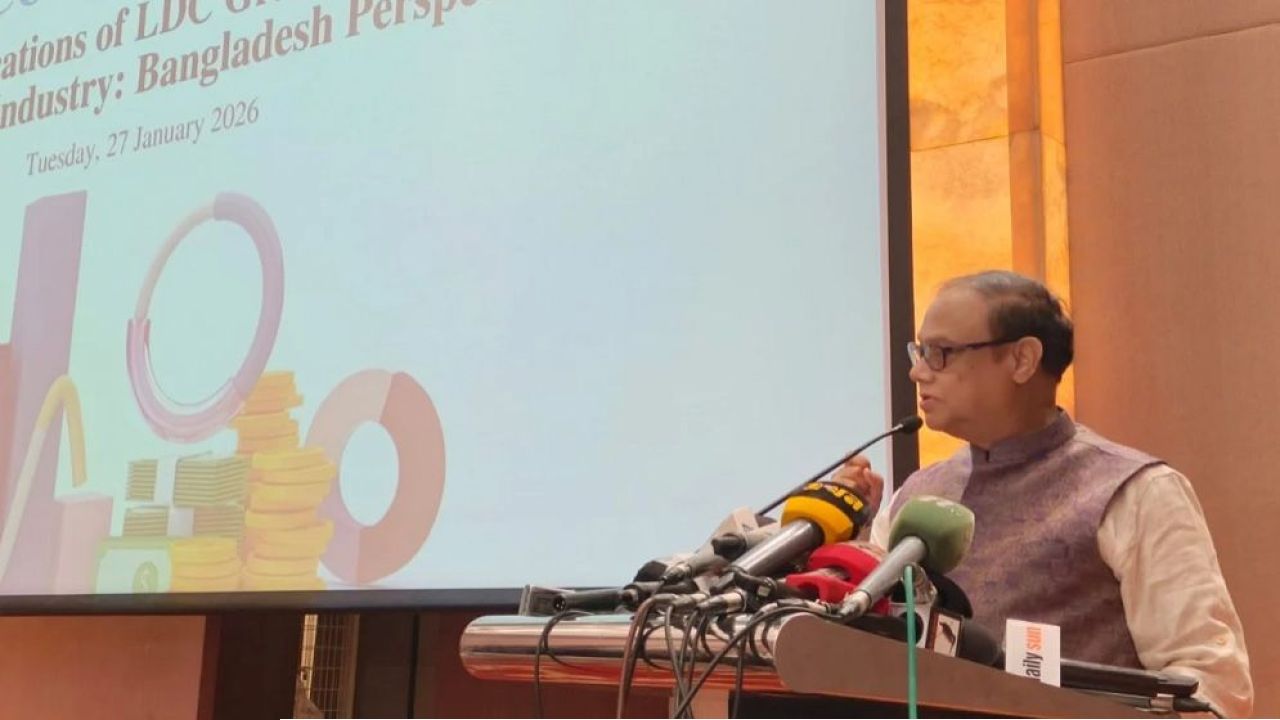 ব্যবসায়ীরা ‘পুতুলের’ মত আচরণ করেছে: গভর্নর