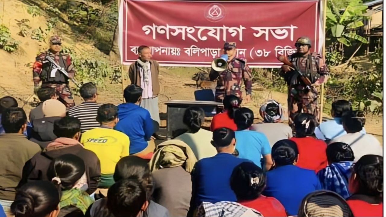 ক্যচুপাড়ায় স্থানীয়দের সঙ্গে বলিপাড়া জোন (৩৮ বিজিবি)-এর গণসংযোগ সভা