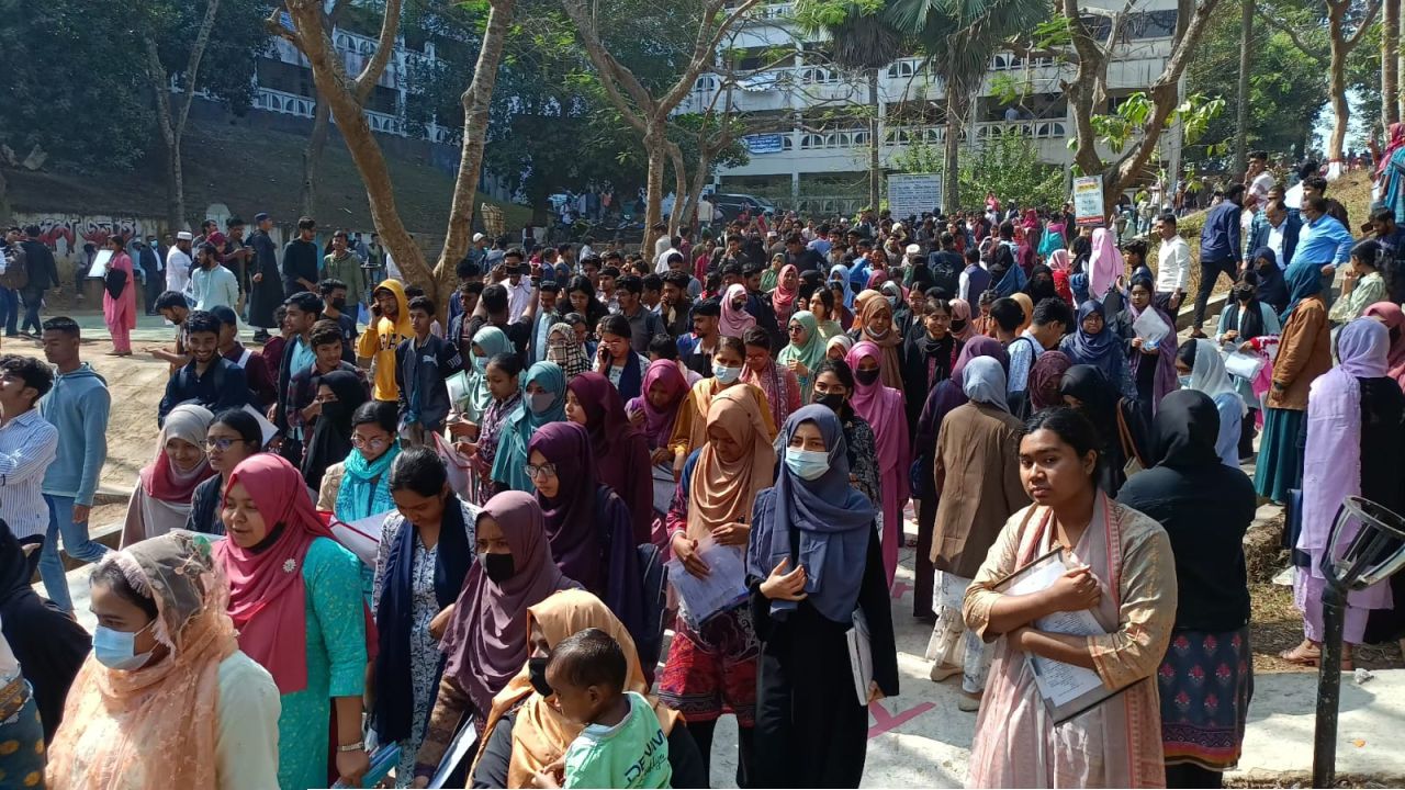কুবি 'বি' ইউনিটের ভর্তি পরীক্ষা অনুষ্ঠিত, উপস্থিতির হার ৭৮.১৩ শতাংশ