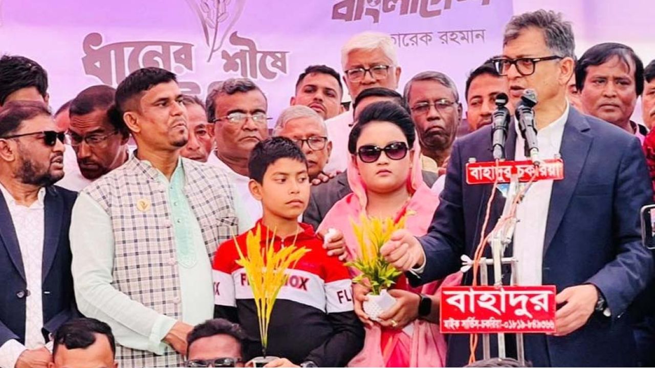 একজন মুক্তিযোদ্ধা দলে ভিড়িয়ে জাতির সাথে প্রতারণা করতে পারবেন না : সালাহউদ্দিন