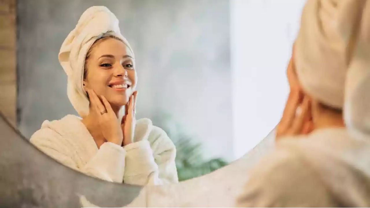 শীতে দাগ-ছোপ দূর করে উজ্জ্বল ত্বক পাওয়ার সহজ উপায়