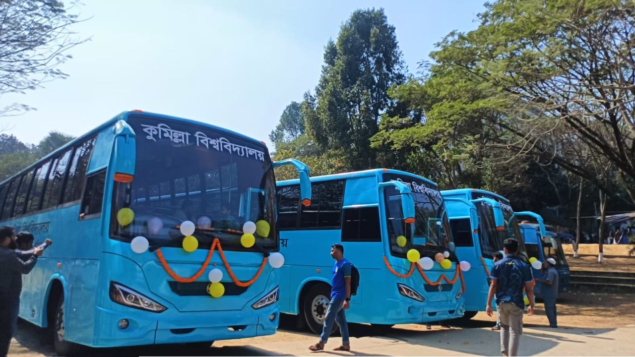 কুবিতে তিনটি নতুন বাস উদ্বোধন