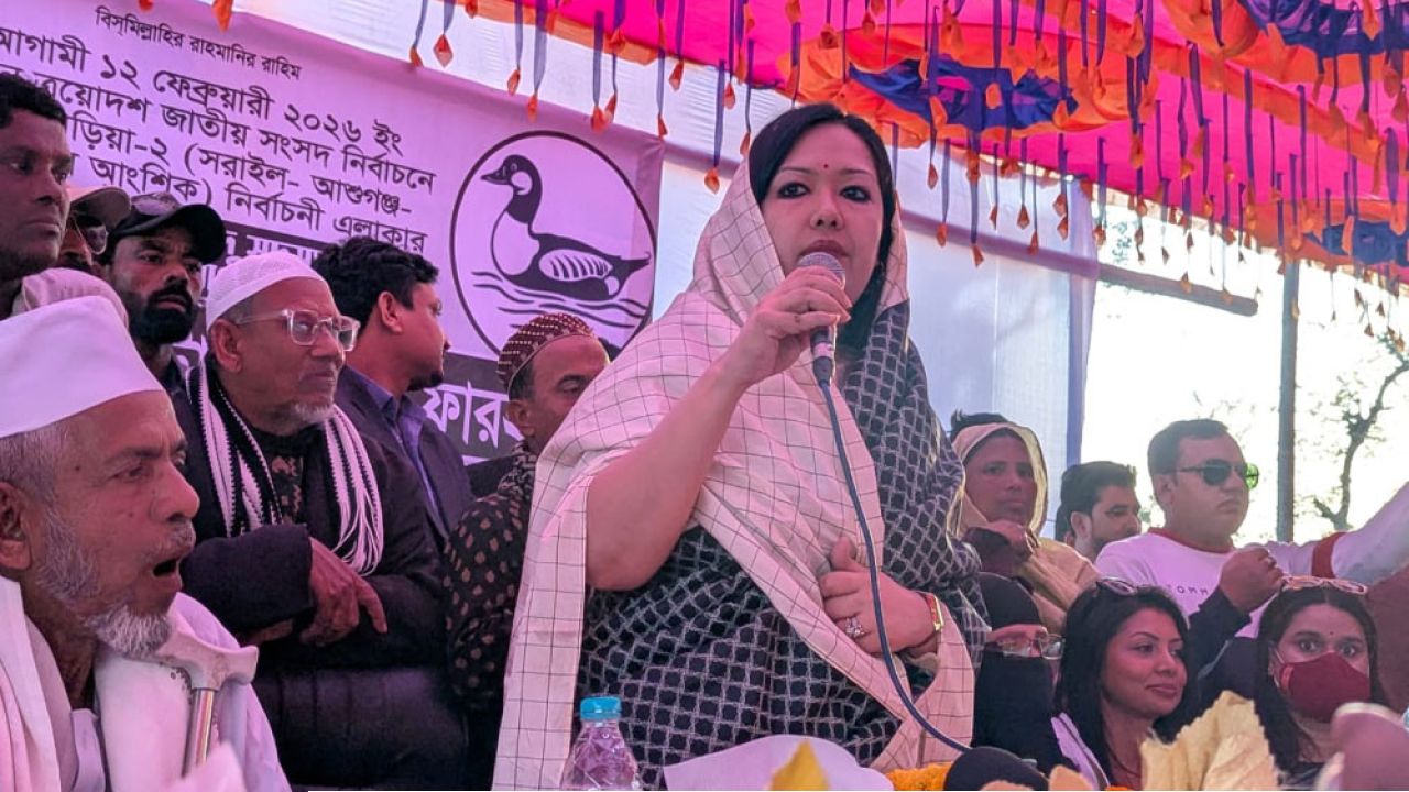 এলাকার উন্নয়নে যেসব প্রতিশ্রুতি দিলেন রুমিন ফারহানা