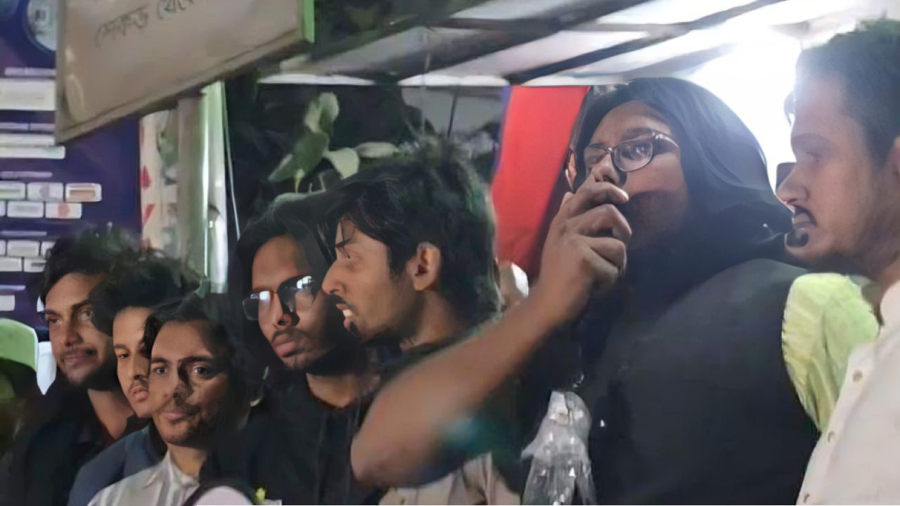 পুলিশি হামলার বিচার চেয়ে এক ঘণ্টার আলটিমেটাম