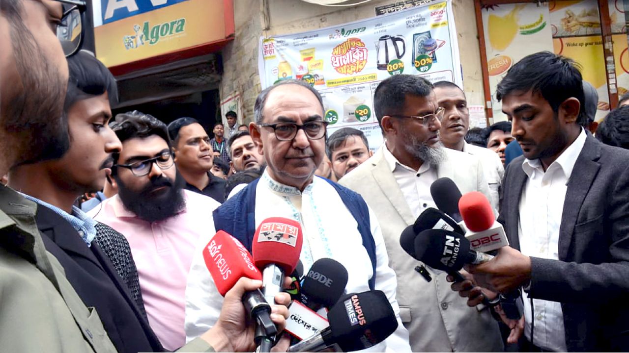 প্রশাসনের ঊর্ধ্বতন মহলে কারো কারো প্রতি দুর্বলতা দেখা গেছে : মির্জা আব্বাস