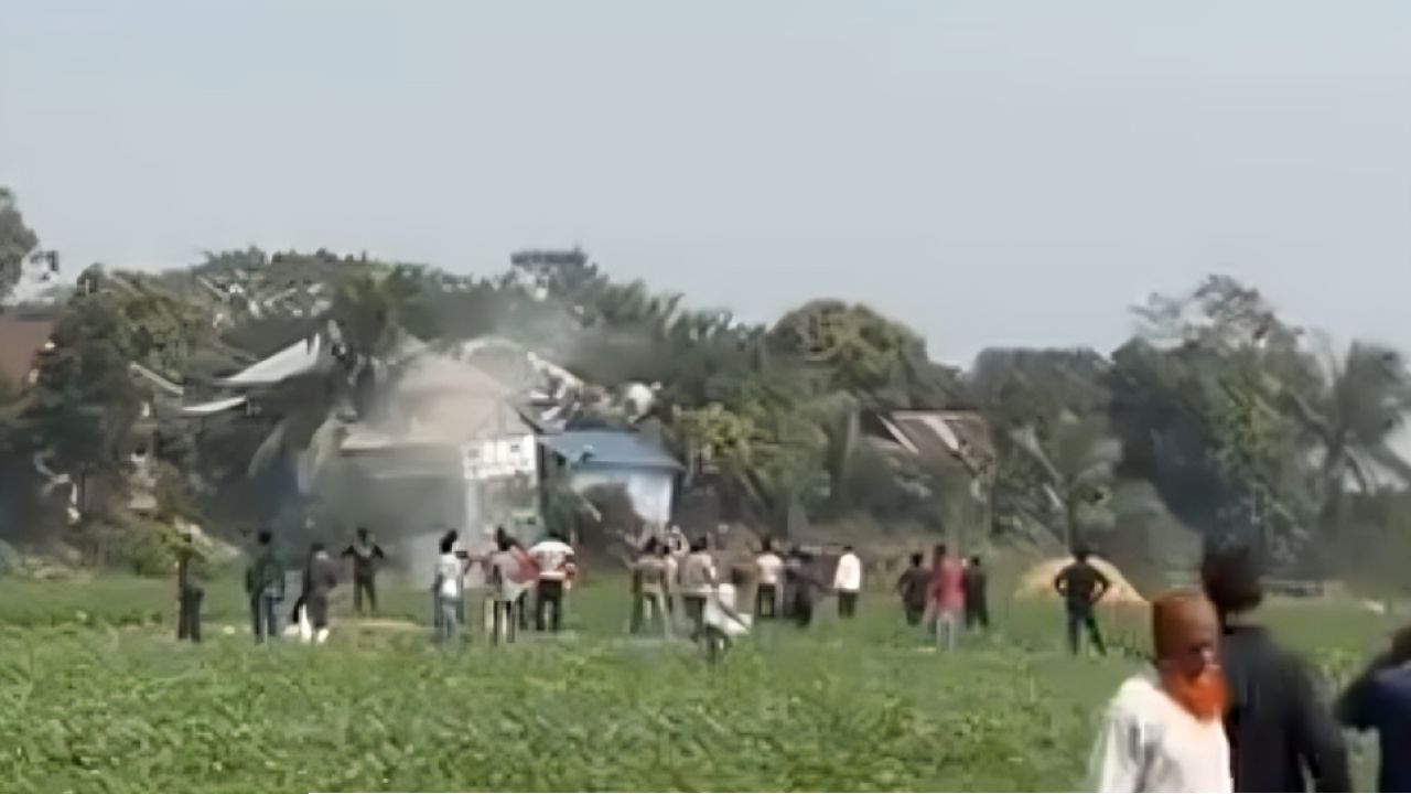 স্বতন্ত্র প্রার্থীর গণসংযোগে হামলা ও ককটেল বিস্ফোরণ