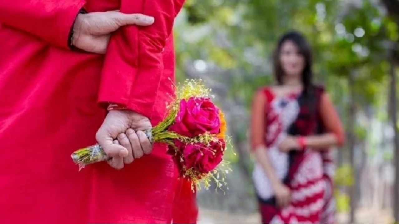 লুকোচুরি শেষ! আজ প্রিয়জনকে ভালোবাসা প্রকাশ করার দিন