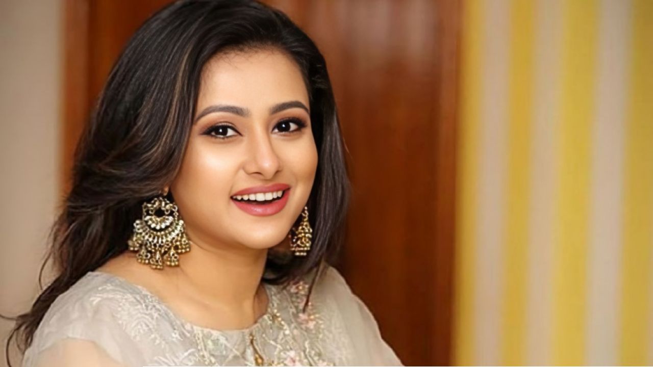 সৌদি বিমানবন্দরে পূর্ণিমাকে দেখে তরুণের কাণ্ড: ভিডিও ভাইরাল