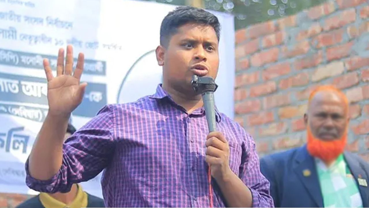 ভোটকেন্দ্রে মোবাইল নিষিদ্ধের সিদ্ধান্ত বাতিলের দাবি হাসনাত আবদুল্লাহর