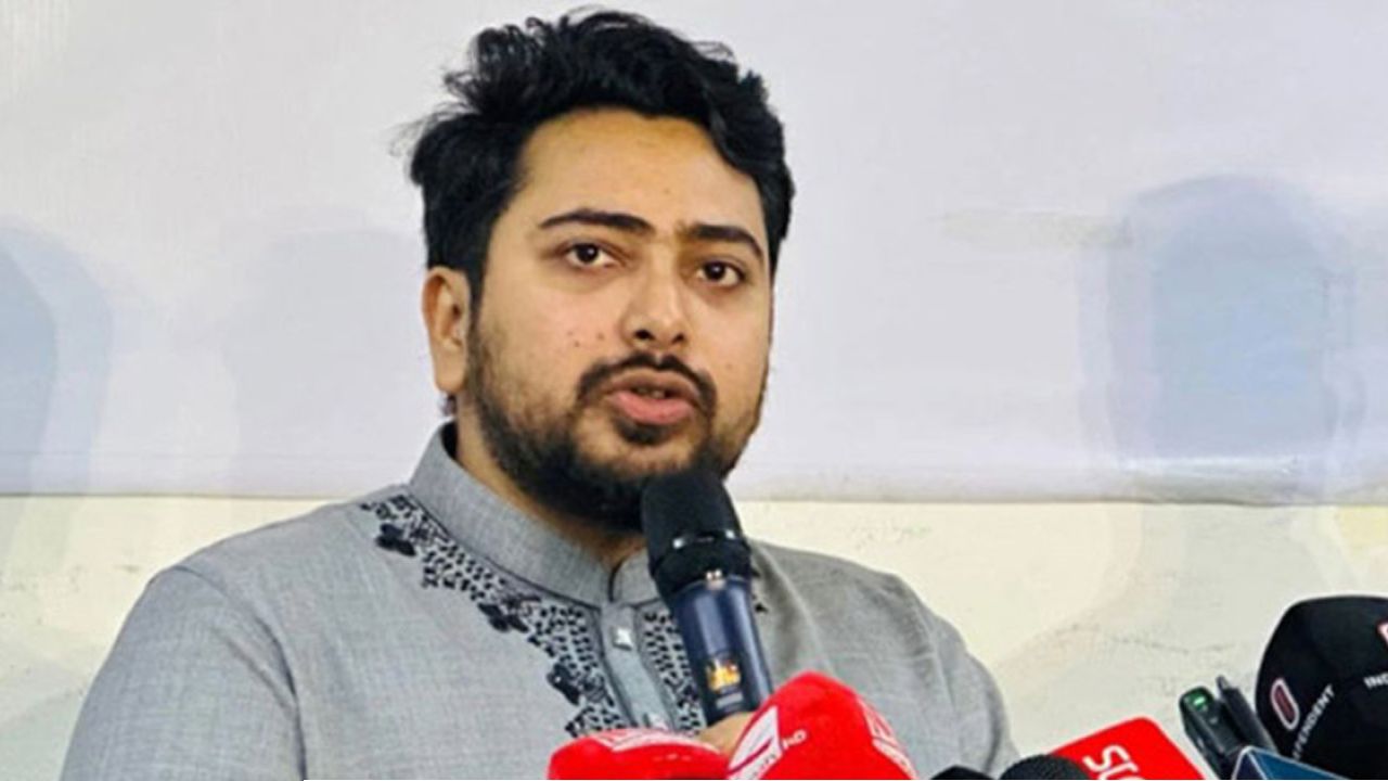 সন্ধ্যার মধ্যে ফোন নিষেধাজ্ঞা না তুললে ইসি ঘেরাওয়ের হুঁশিয়ারি নাহিদের