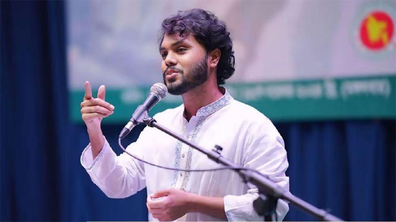 ওসমান হাদির পরিবারকে ফ্ল্যাটের চাবি ও দলিল হস্তান্তর