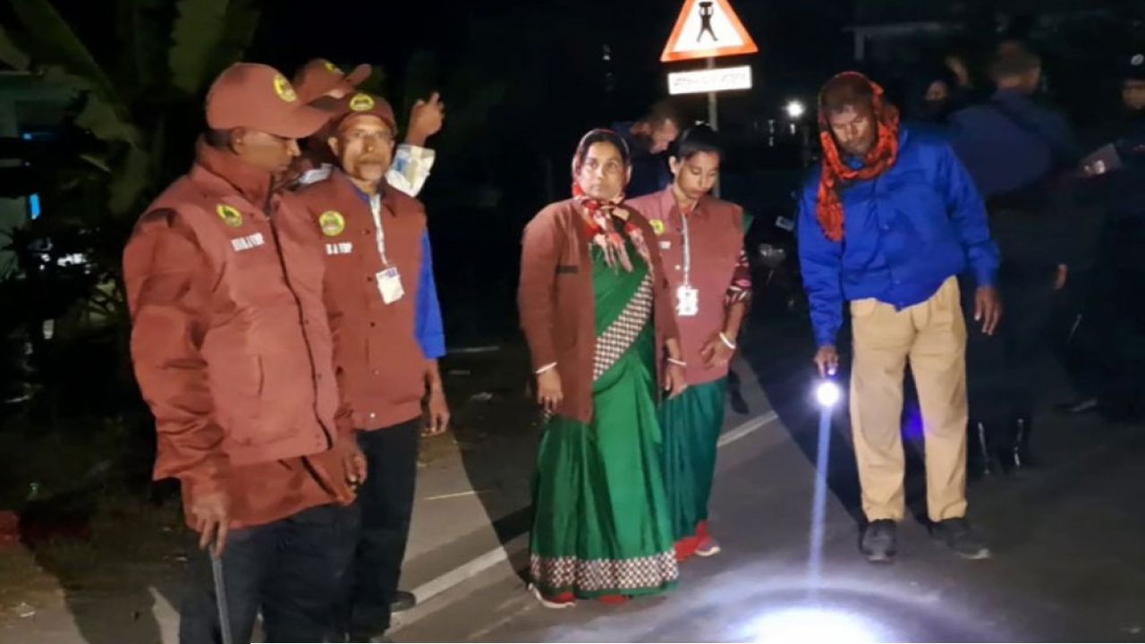 গোপালগঞ্জে ৩ ভোটকেন্দ্রে ককটেল বিস্ফোরণ