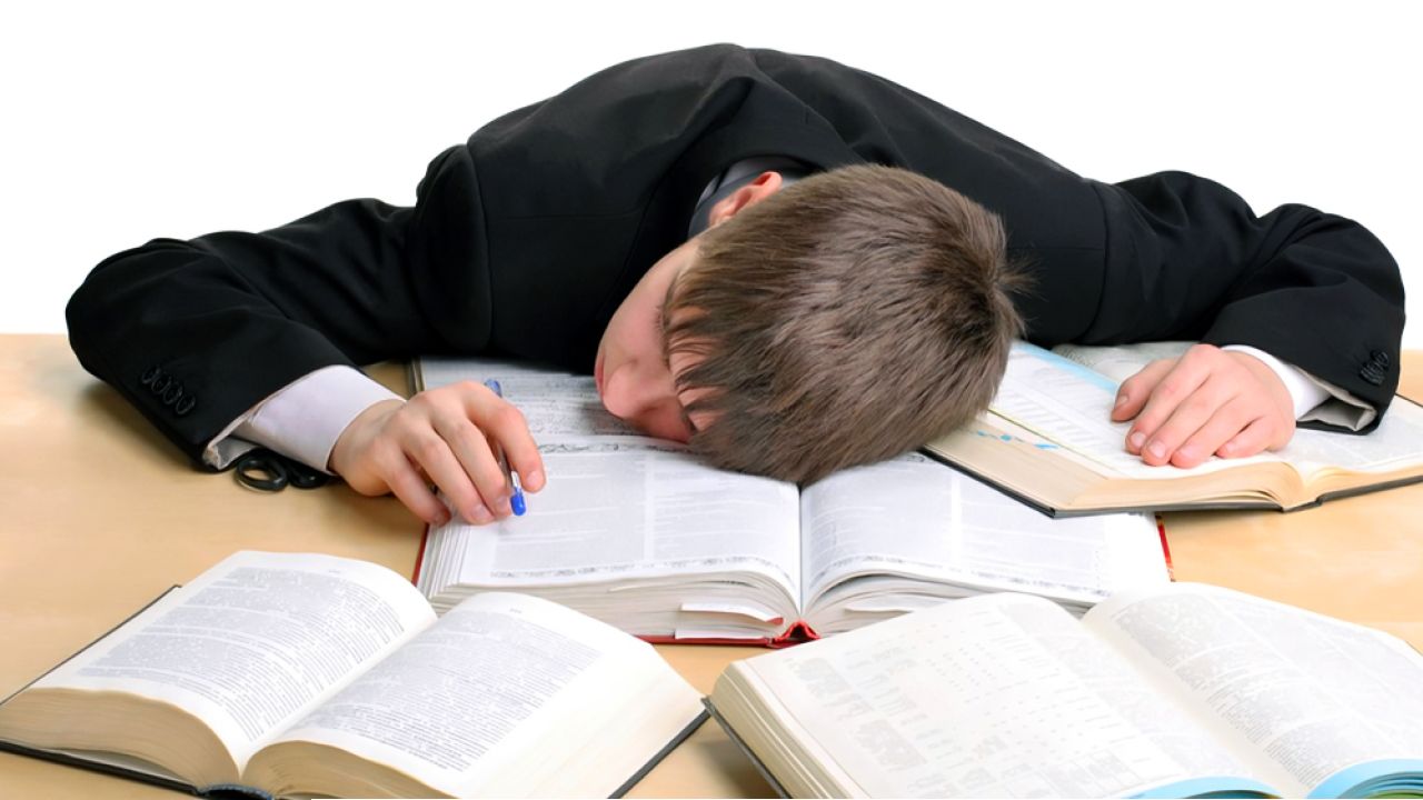 পরীক্ষার আগে অতিরিক্ত ঘুম আসার কারণ ও মুক্তির সহজ উপায়