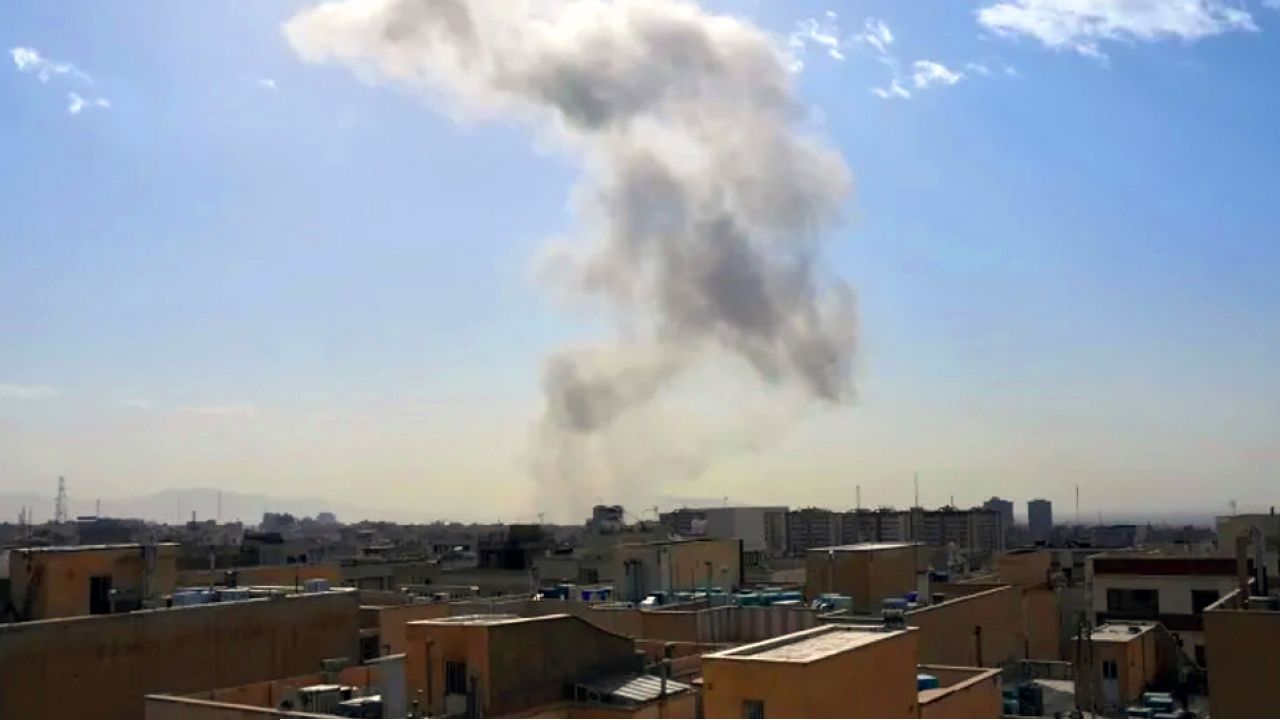 ইরানের পাল্টা জবাব: ইসরায়েলের দিকে ছুড়ল মিসাইল