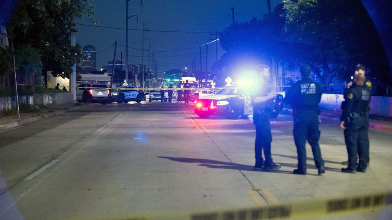 টেক্সাসে রাতভর ভয়াবহ গোলাগুলি: প্রাণ হারালেন অন্তত ৩ জন