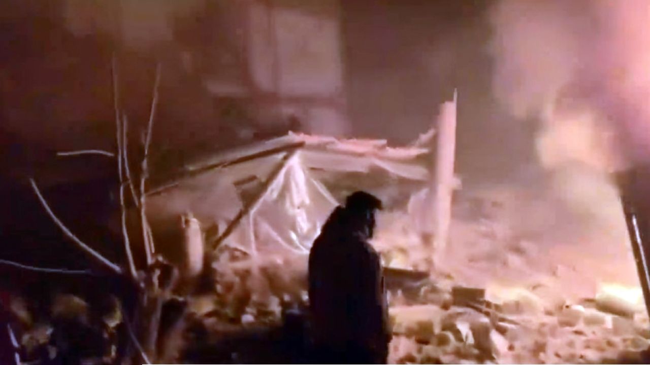 লেবাননের বৈরুতে ইসরায়েলি হামলায় নিহত ১০ জন