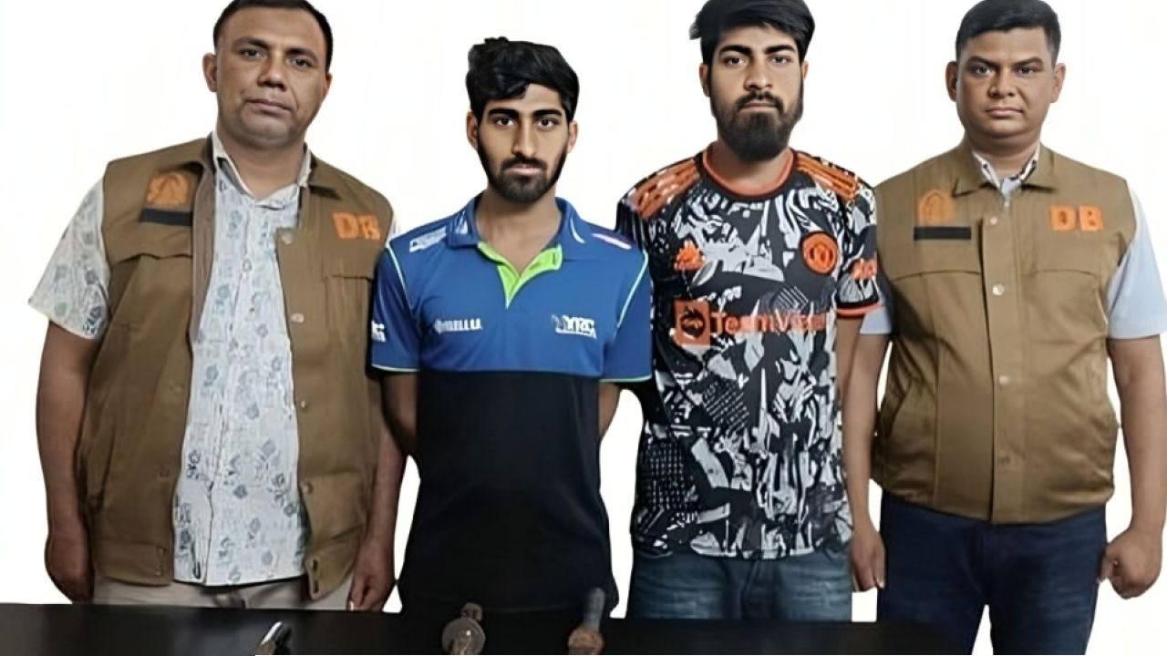 রাজশাহীতে ২ ছিনতাইকারী গ্রেপ্তার 