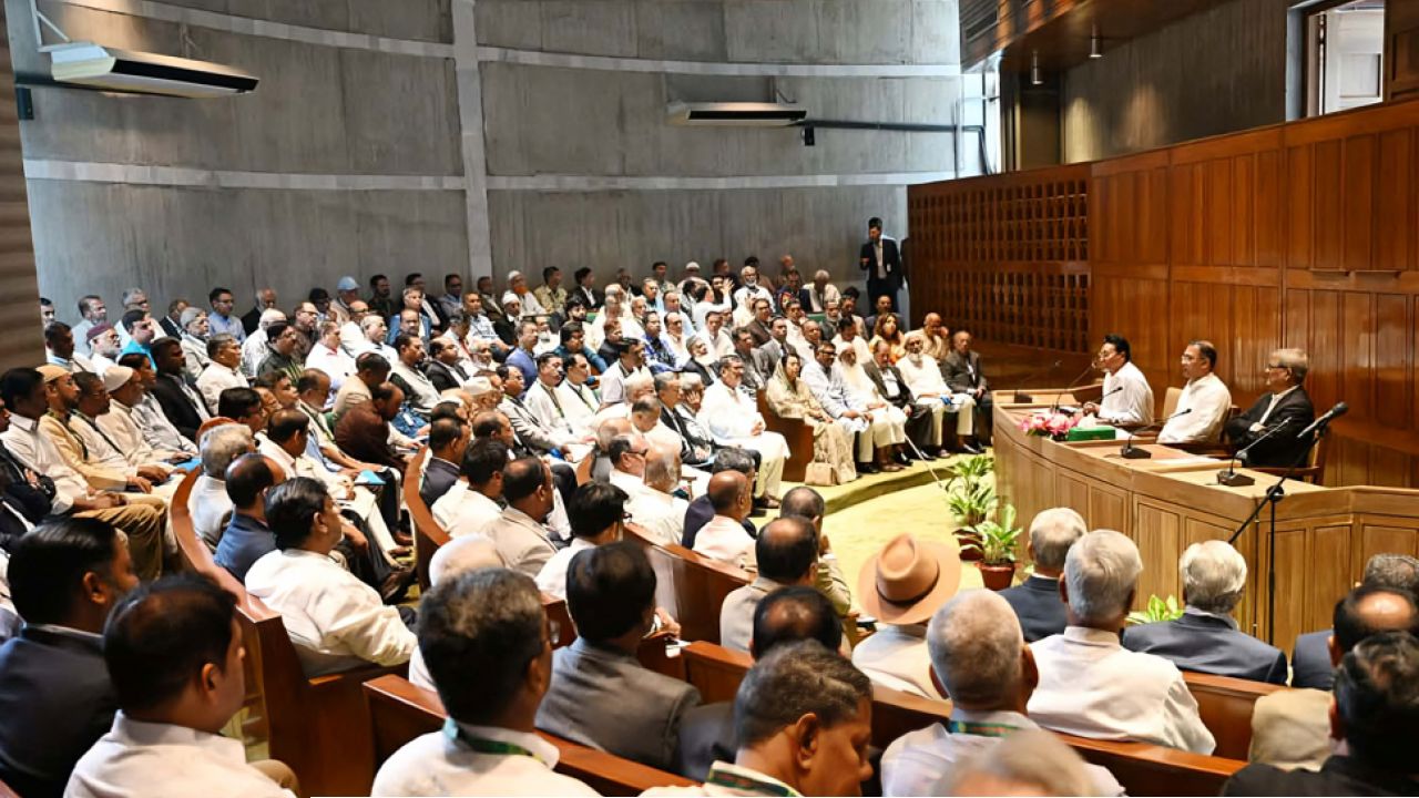 সরকারদলীয় এমপিদের সংসদীয় সভা শুরু হয়েছে