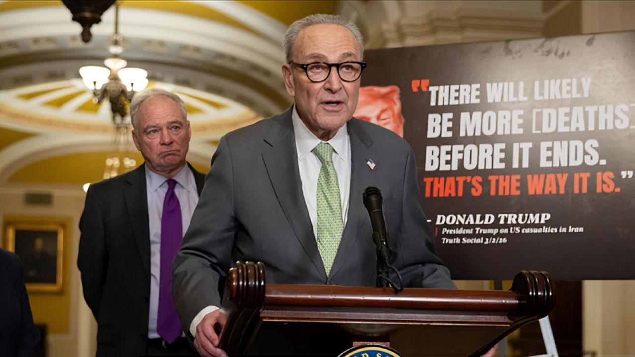 ডোনাল্ড ট্রাম্প আমাদের অর্থনীতিতে বিশৃঙ্খলা সৃষ্টি করছেন: চাক শুমার