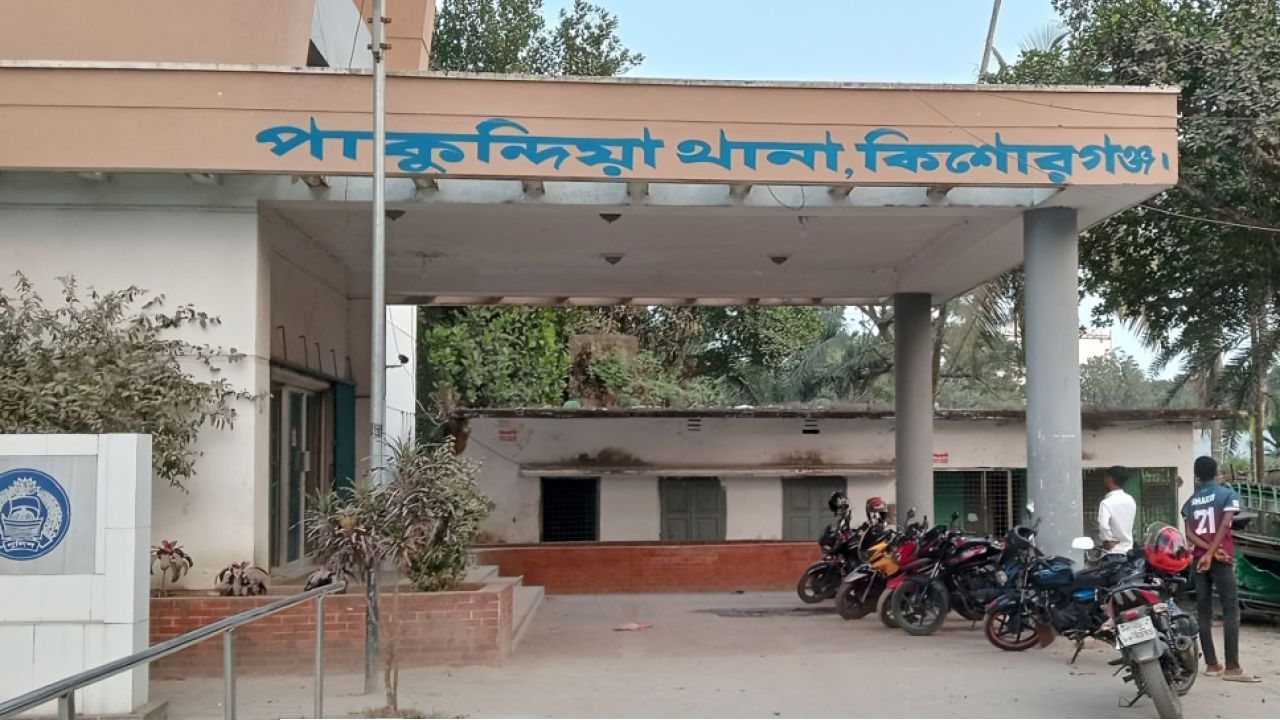 গণপিটুনিতে মৃত্যুর মামলা: গ্রেপ্তার আতঙ্কে পুরুষশূন্য দক্ষিণ চরটেকী