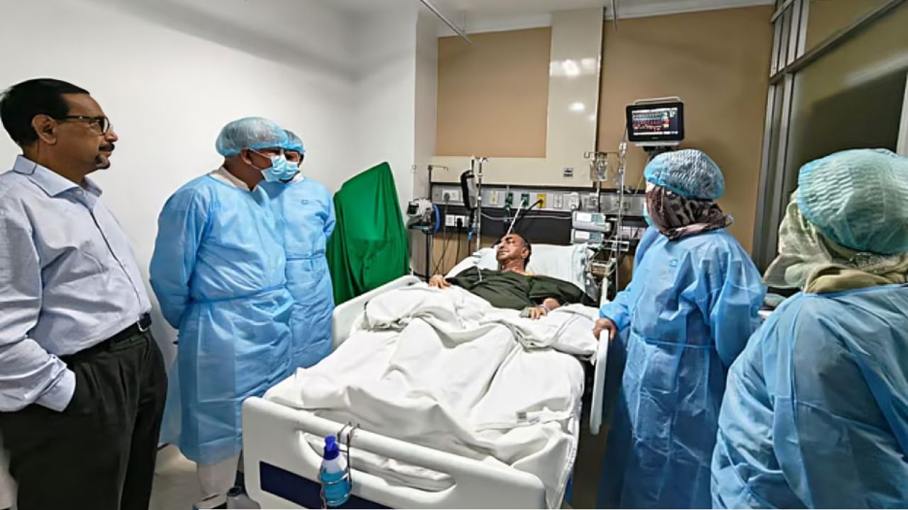 অপারেশন থিয়েটারে মির্জা আব্বাস, মস্তিষ্কে অস্ত্রোপচারের সিদ্ধান্ত নিলেন চিকিৎসকরা