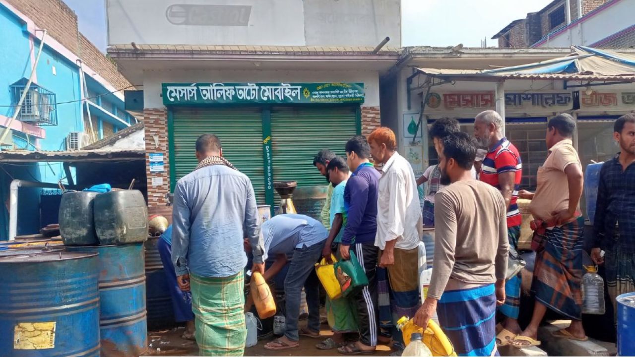 জ্বালানি তেল সংকটে সেচ ব্যাহত: দুশ্চিন্তায় দেশের কৃষকরা