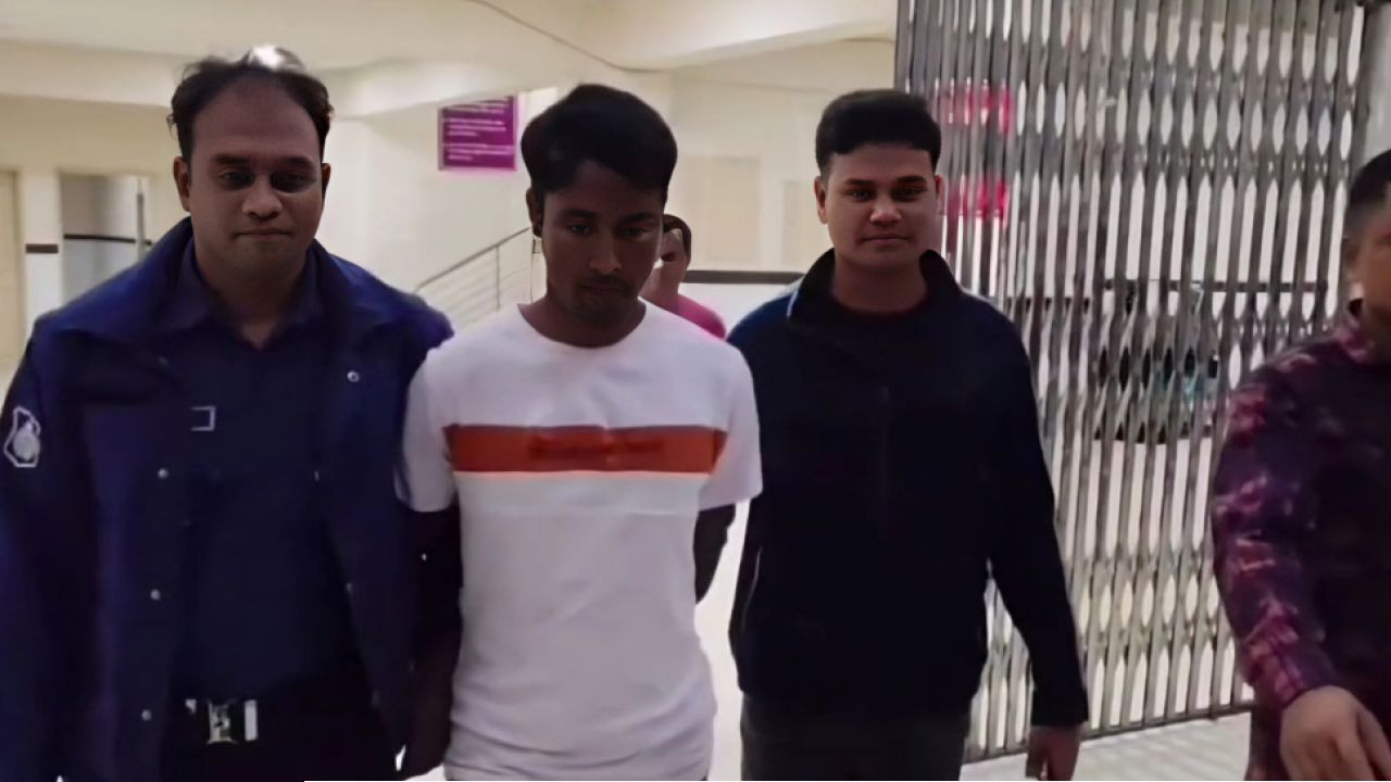 গোবিন্দগঞ্জে ১৩ বছরের শিক্ষার্থীকে ধর্ষণ: অভিযুক্ত শ্রমিক গ্রেপ্তার