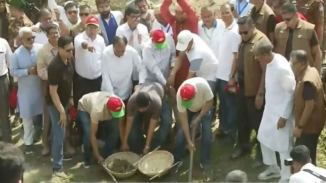 খাল খনন-পুনঃখনন কর্মসূচির শুরু করেছেন প্রধানমন্ত্রী