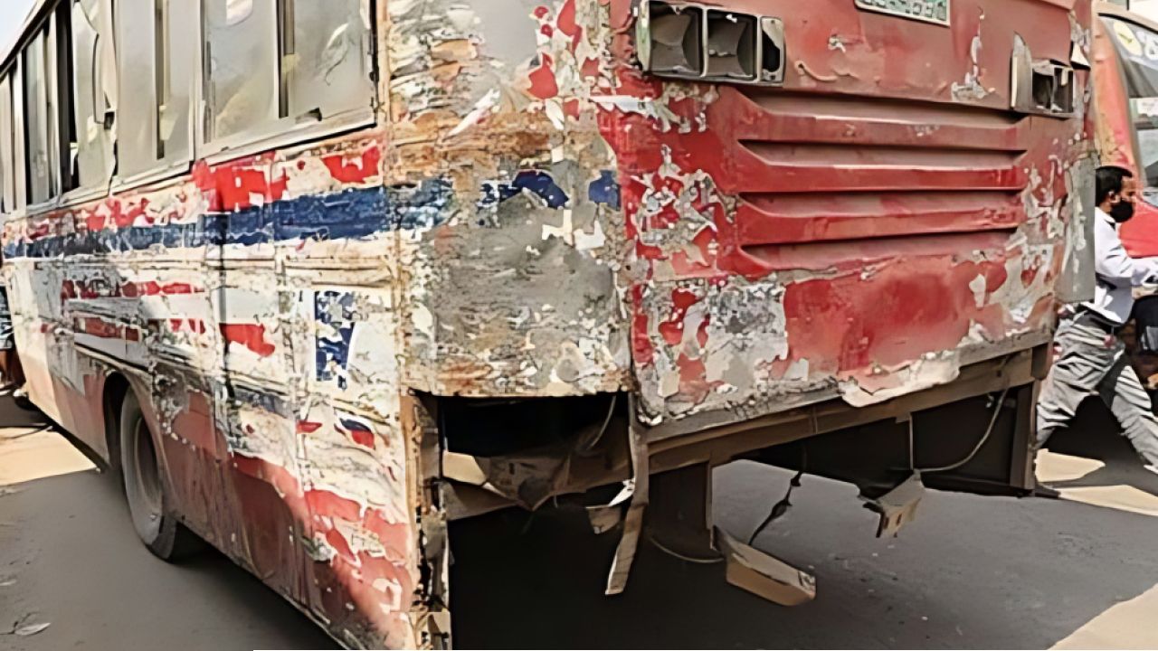 মেয়াদোত্তীর্ণ যানবাহন সড়ক থেকে অপসারণের কঠোর সিদ্ধান্ত