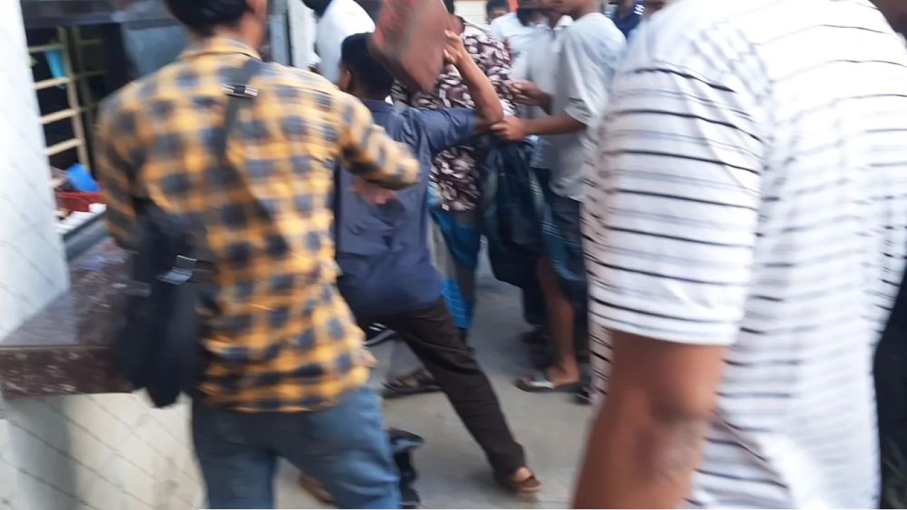 তেল শেষ বলতেই সুবর্ণচরে ফিলিং স্টেশনে হামলা ও ভাঙচুর