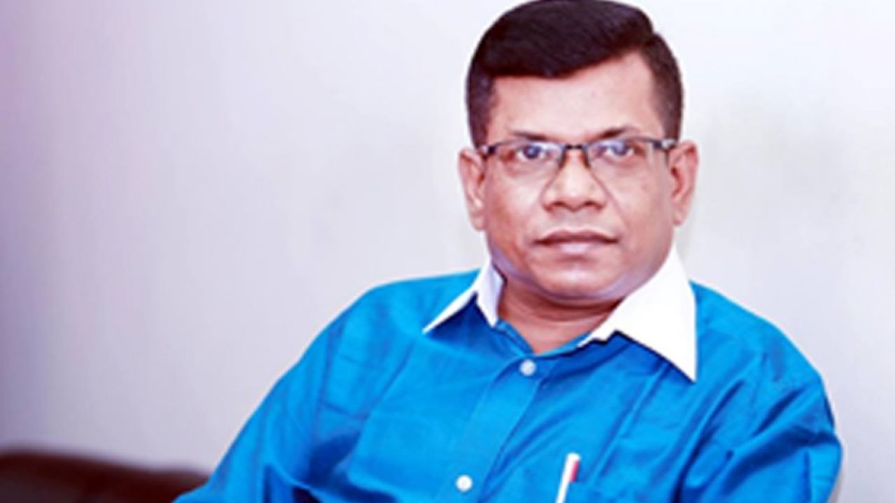 বাংলাদেশকে ভালোবাসব কর্মে, সততায়, শপথে এবং ত্যাগে