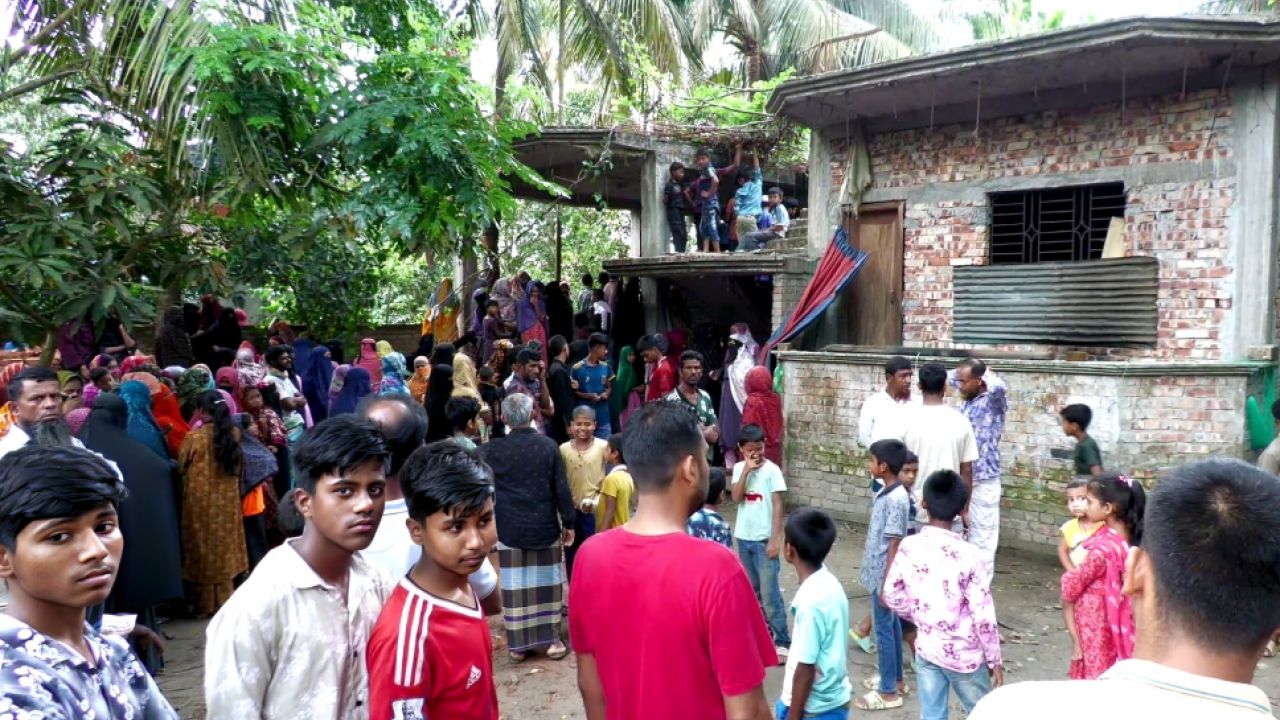 ভোলায় প্রবাসীর স্ত্রীকে কুপিয়ে হত্যা, শিশু আহত