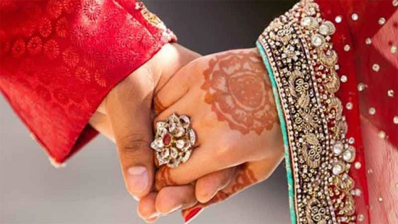 রাজশাহীতে ব্ল্যাক মেইল করে বিয়ে