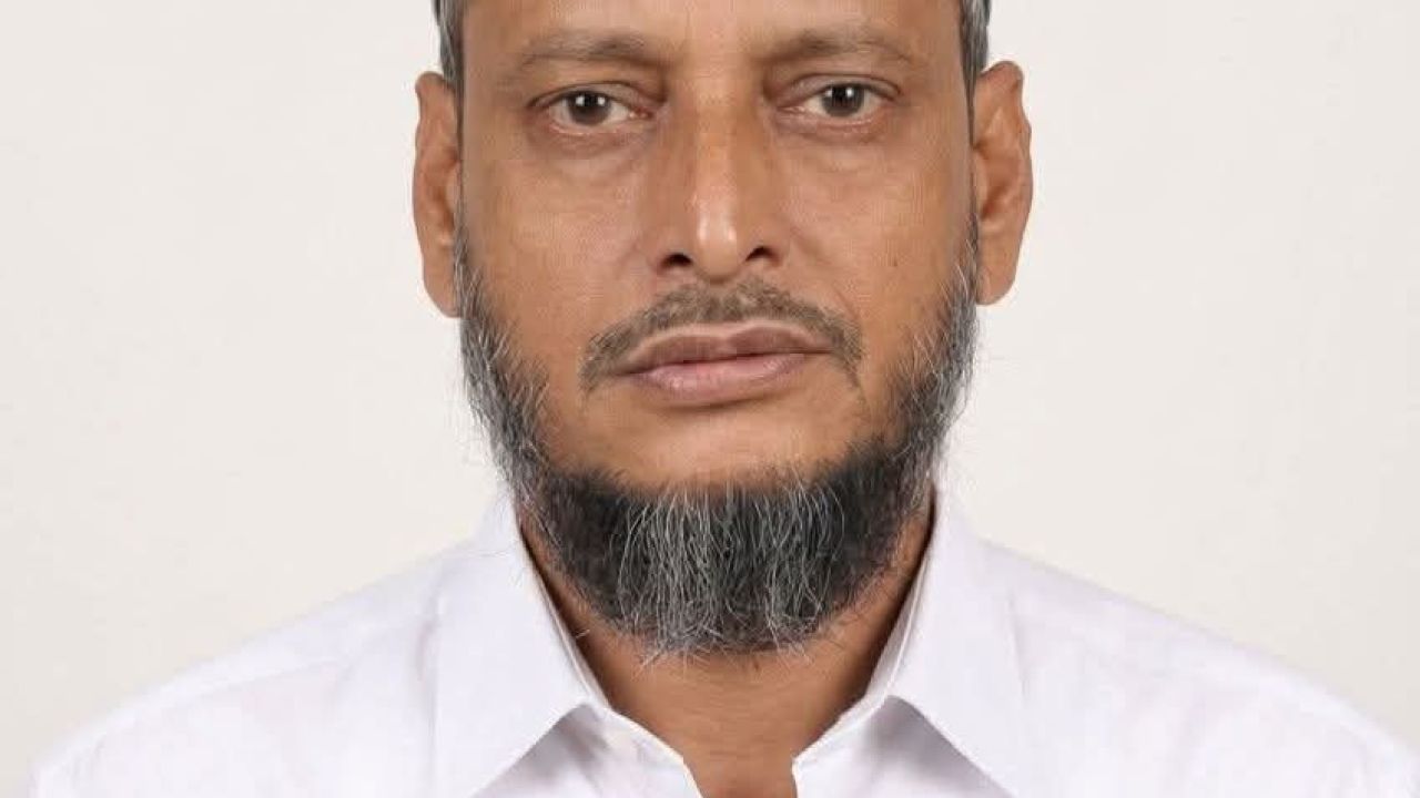 নোয়াখালীতে প্রধান শিক্ষকের বিরুদ্ধে অপপ্রচারের প্রতিবাদে মানববন্ধন